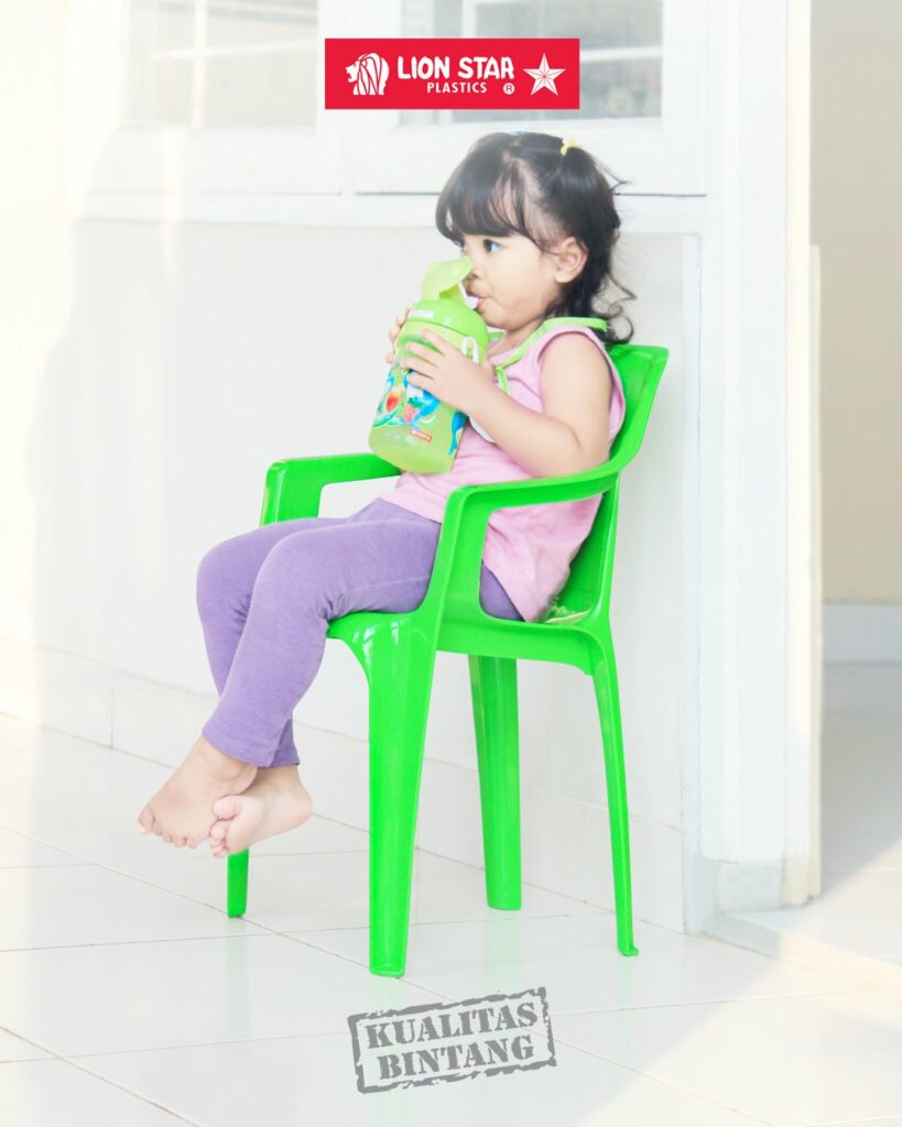 Kursi Plastik Anak Sandaran Lion Star EC-3 Child Armrest Chair | Kursiplastik.id