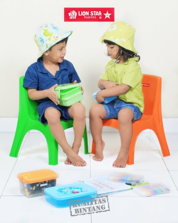 Kursi Plastik Anak Kecil Lion Star G-1 Child Chair (2) Kursi Plastik Anak Kecil Lion Star G-1 Child Chair (Medium): Kursi Plastik Anak Modern yang Nyaman, Aman, dan Ceria untuk Aktivitas Si Kecil